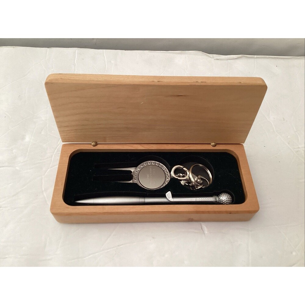 vtg golf divot repair tool ball marker set wooden box Lowe’s island ladies 2001